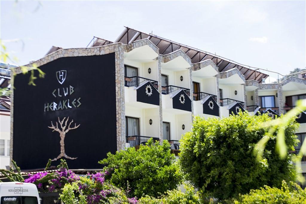 Club herakles ex stone house 3. Club HERAKLES 3 Турция Кемер. HERAKLES Club Hotel Kemer. Club HERAKLES Hotel питание.